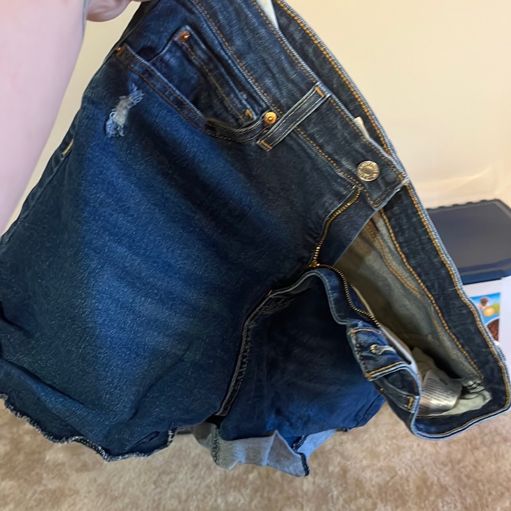 Levi signature mom jeans. 15